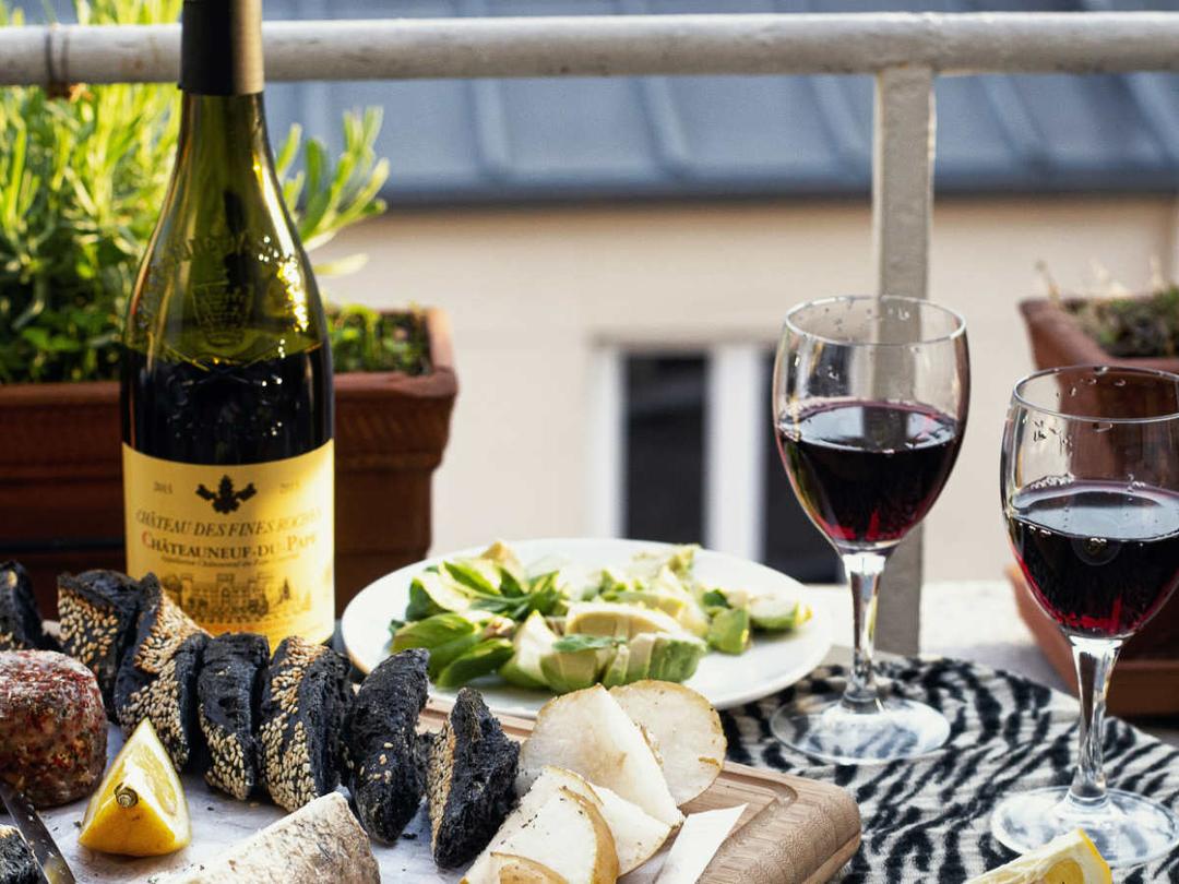9 French Cheese and Wine Pairings to love - Snippets of Paris