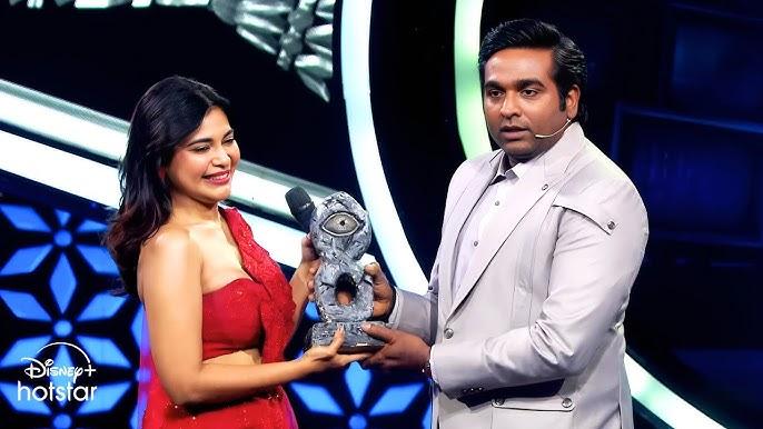 Bigg Boss Tamil Season 8 : 3rd Contestant Actress Dharsha Gupta Entry |  Dharsha Gupta In Bigg Boss 8