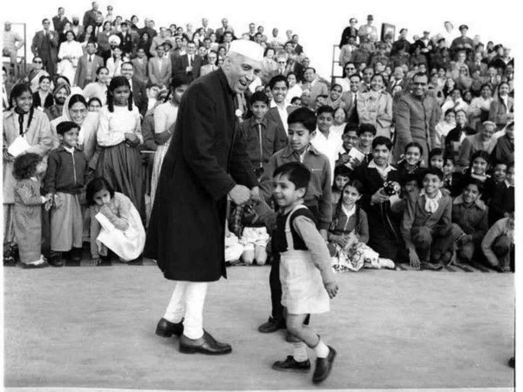 Nehru ji and Children
