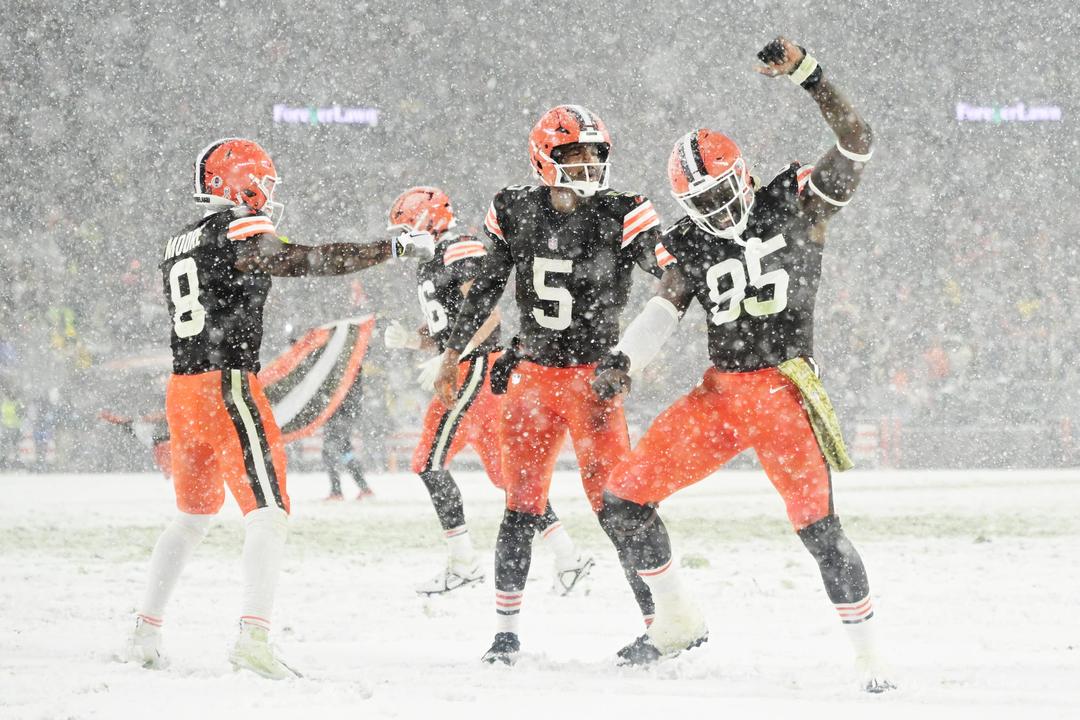 Browns Defeat Steelers