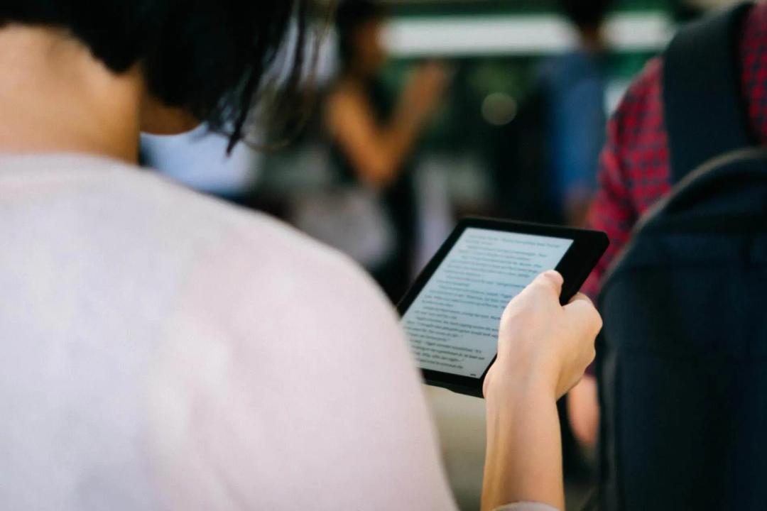 Kindle or iPad? Which device is better for reading? - Good e-Reader