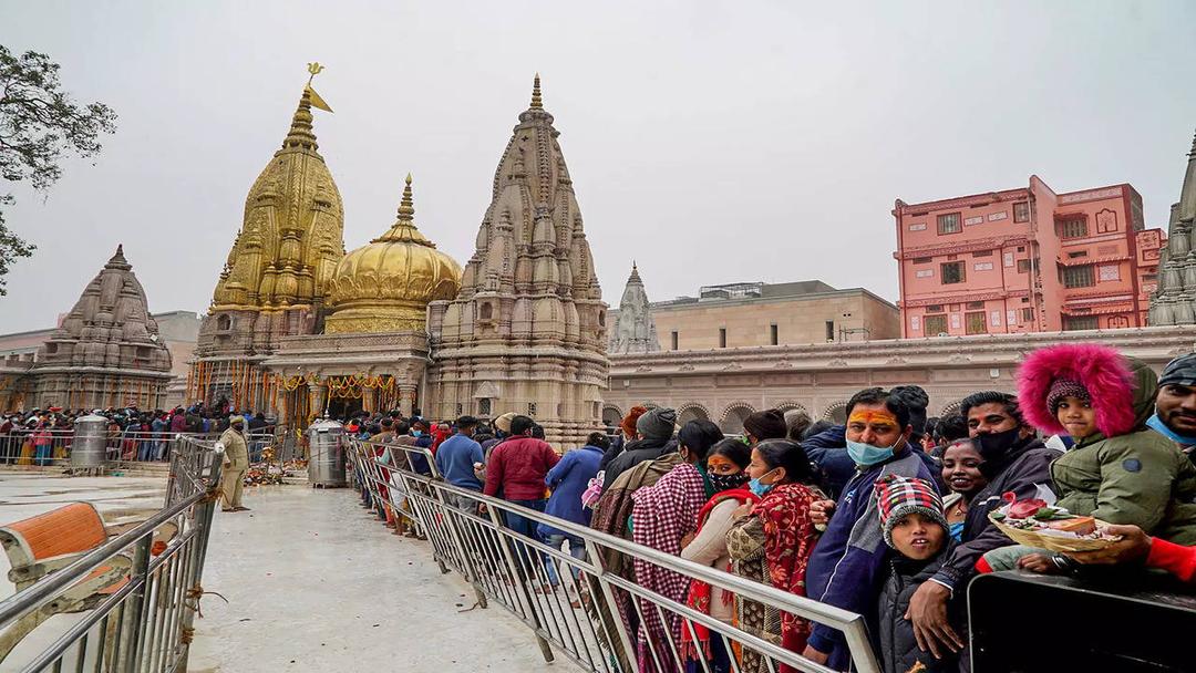 Kashi Vishwanath temple donations see a 15-fold jump in May | Varanasi News - Times of India