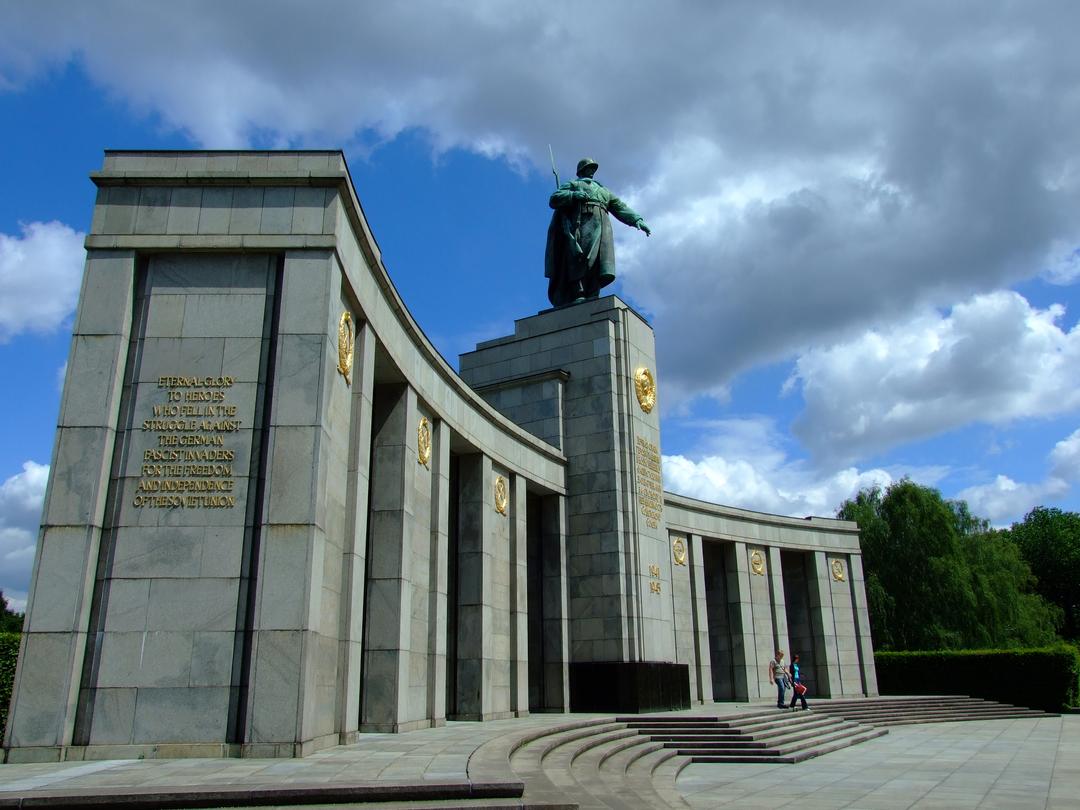 Soviet War Memorial (Tiergarten) - Wikipedia