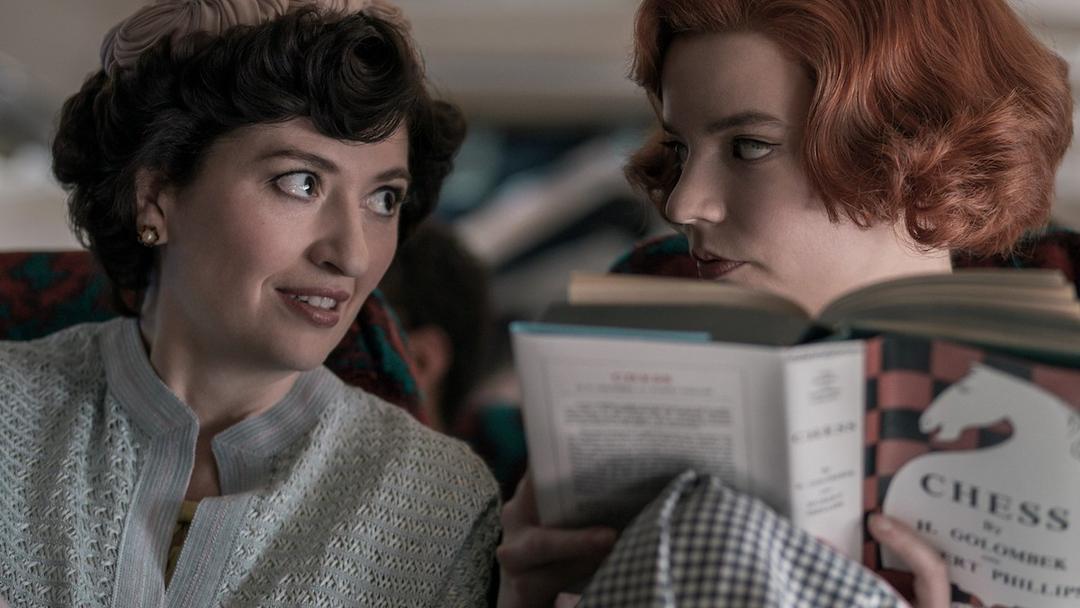 Why THE QUEEN'S GAMBIT's Alma Is an Important Mother Figure - Nerdist