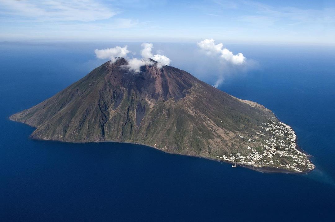 Hiking Stromboli Volcano in 2023 & Top 5 Things to Do on Stromboli Island,  Italy – The Globetrotting Detective