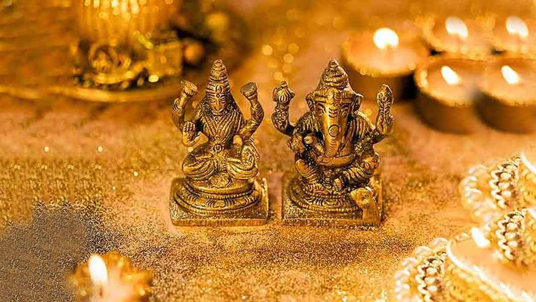 लक्ष्मी पूजन कैसे करें। Shopping for Laxmi Pujan। Laxmi Ko Khush Karne Ke  Upay | diwali 2022 shopping for laxmi pujan | HerZindagi