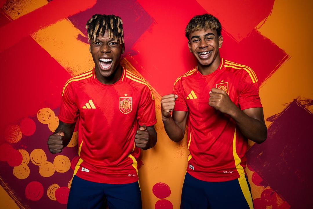 Lamine Yamal admits he'd love to play with Nico Williams at Barcelona - Barca Blaugranes