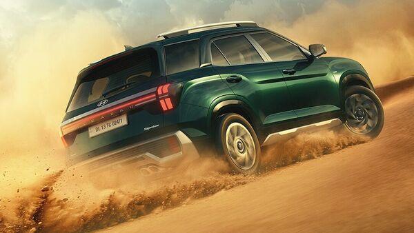 Hyundai Alcazar facelift revealed ahead of the launch on Sept 9: Design,  features, booking amount and more | Mint